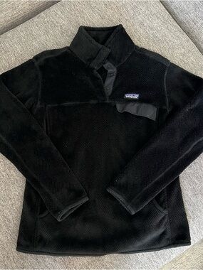 Patagonia Black Sherpa Fleece Pullover with Mountain Logo